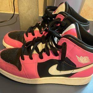 Jordan 1 retro mid sneakers